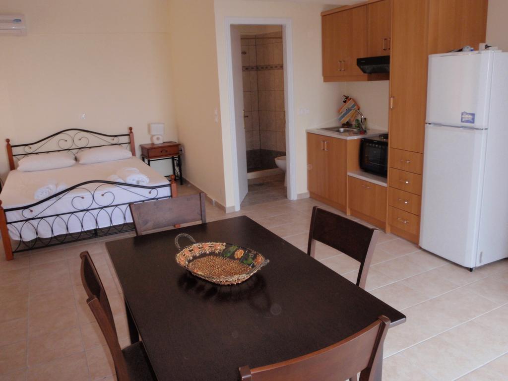 Afroksilia Apartment Katouna ภายนอก รูปภาพ